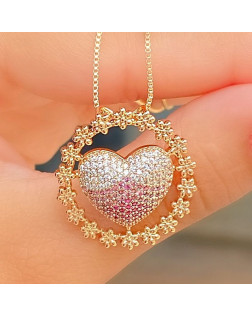 Colar Modelo Mandala com Pingente de Coração Cravejado em Zircônias no Centro