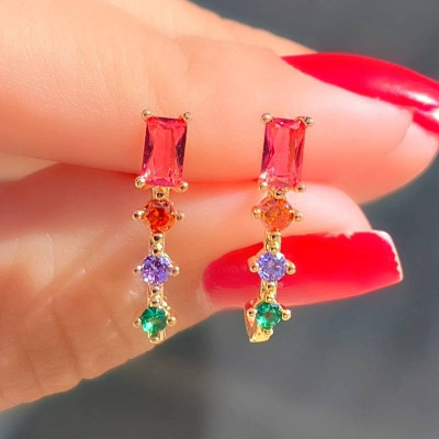 Brinco Ear Cuff Cravejado em Micro Zircônias -  